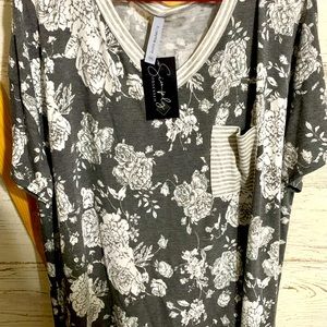 Honeyme brand tee/tunic size XXL NWT